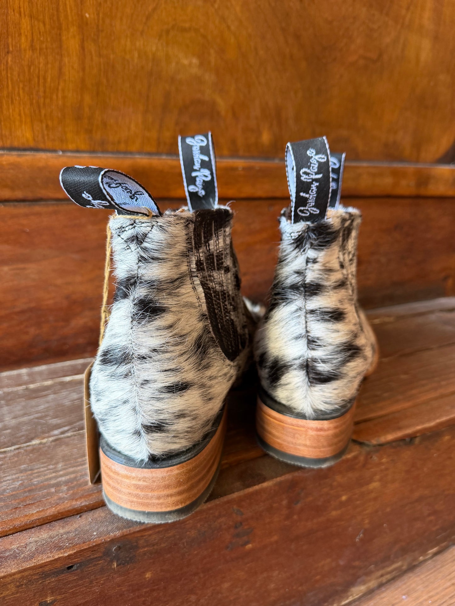 Black & White Speckled Booties Size: 7