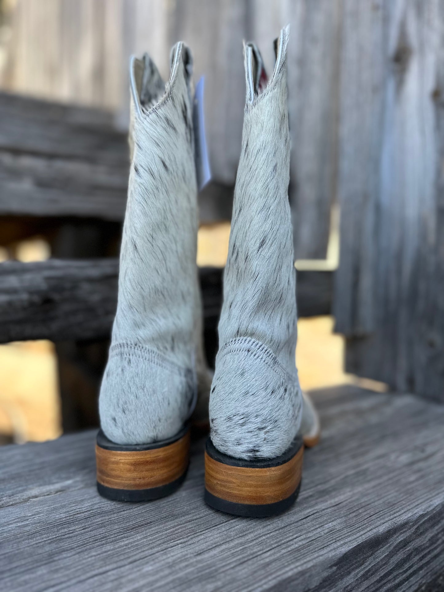 Black and White Speckled Boots Size: 6.5