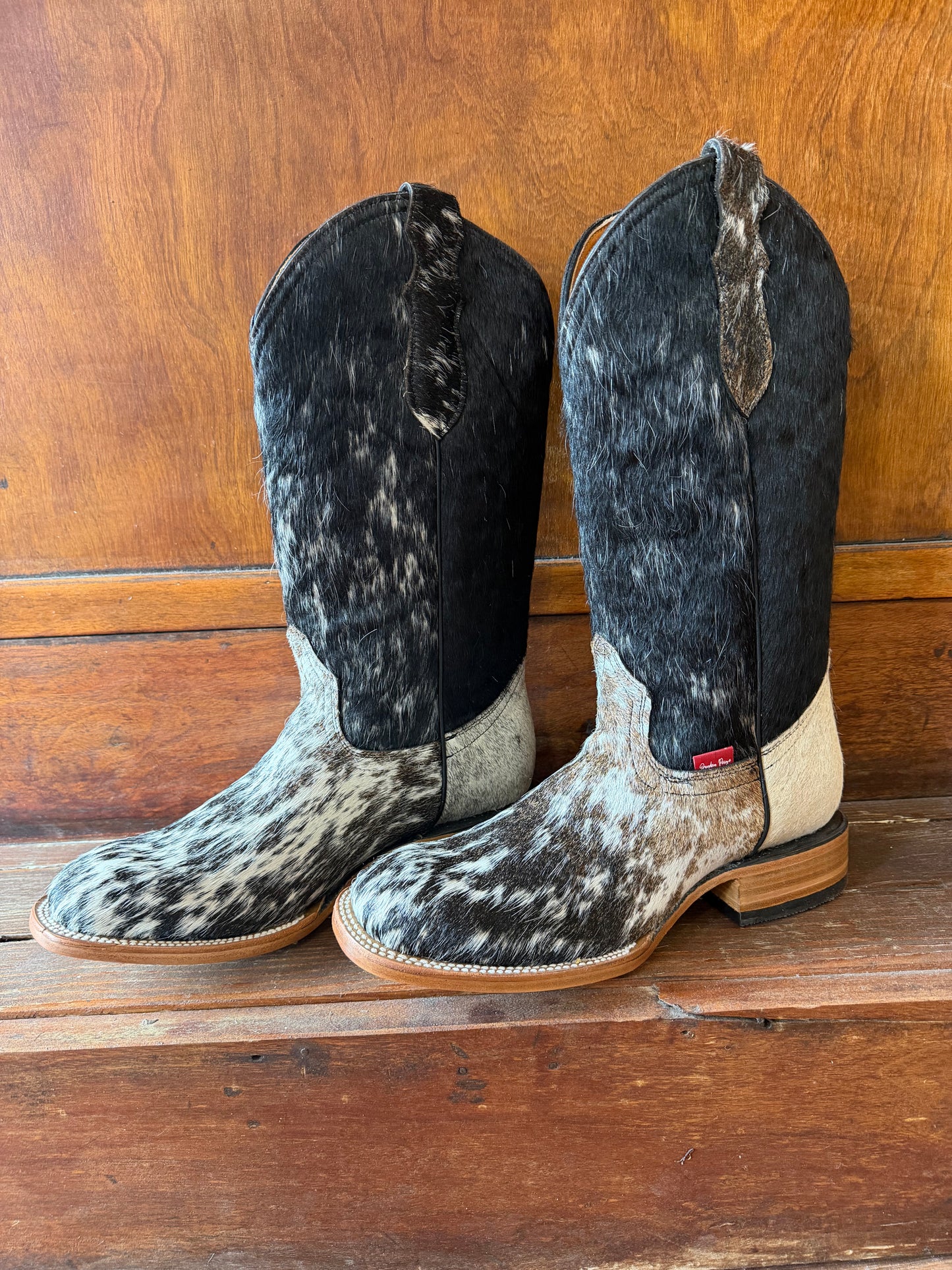 Black & White Speckled Boots Size: 10