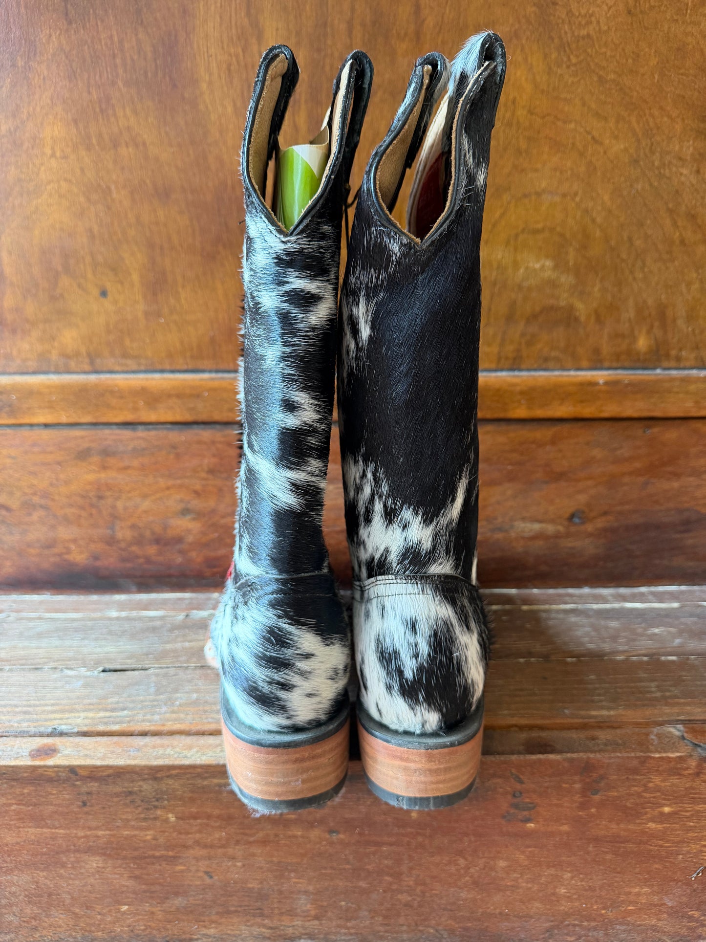 Black & White Speckled Boots Size: 5.5