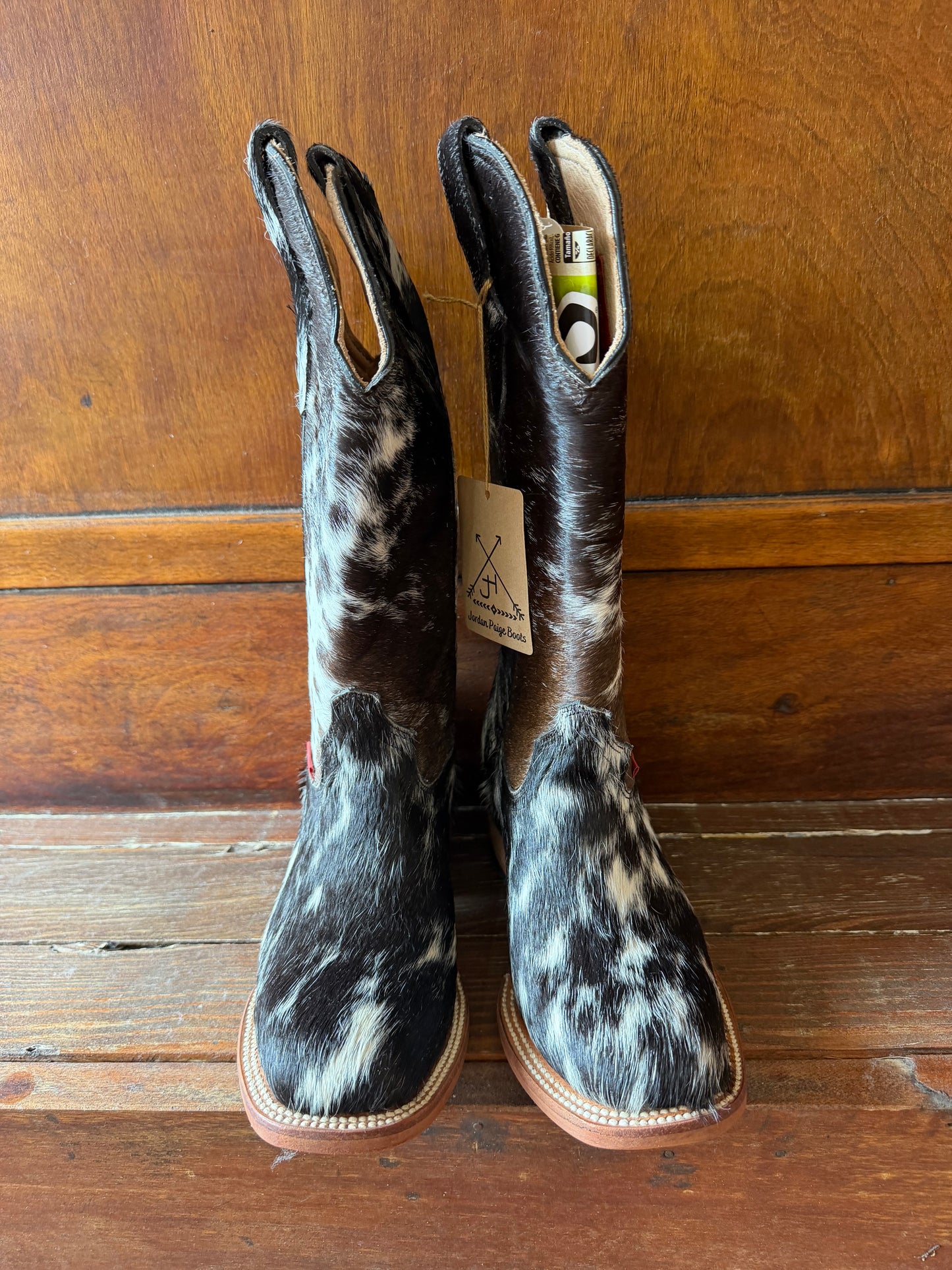 Black & White Speckled Boots Size: 5.5