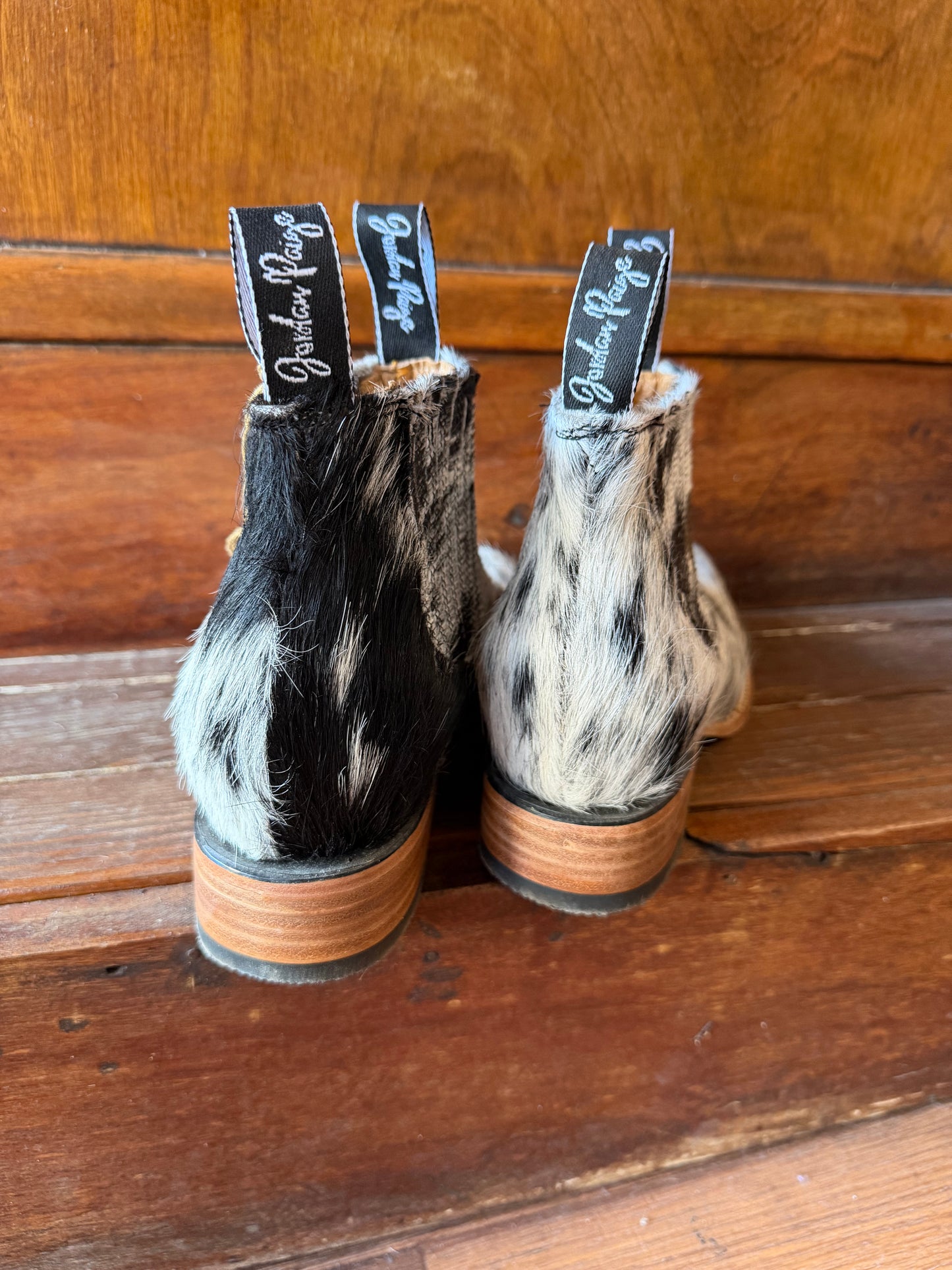 Black & White Speckled Booties Size: 6.5
