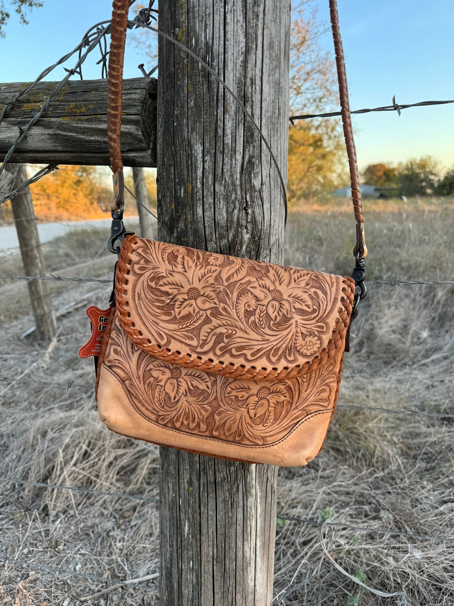 Lynn Crossbody