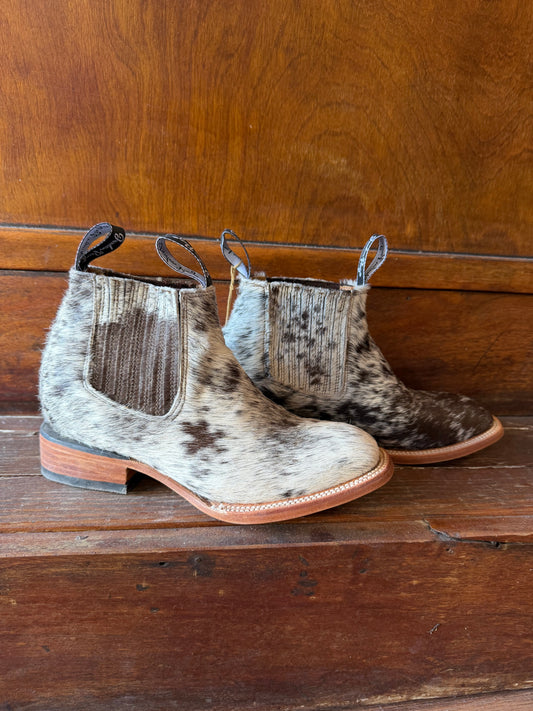 Black & White Speckled Booties Size: 8