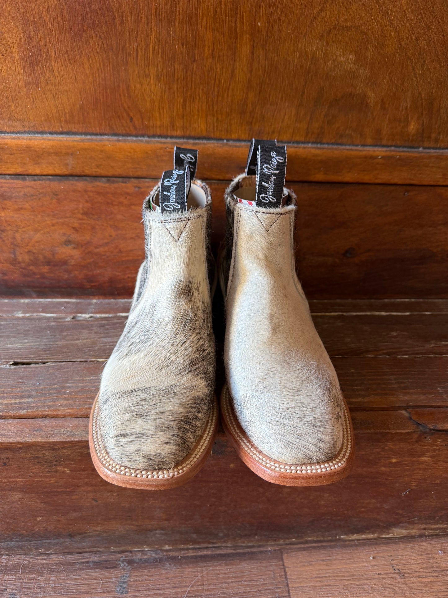 Light Booties Size: 8