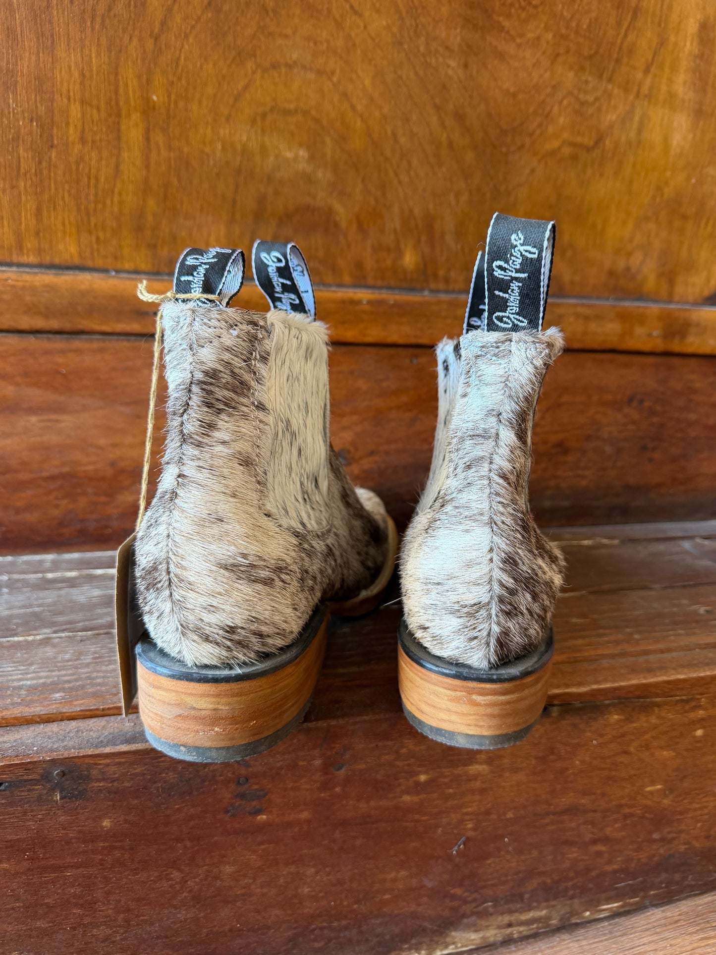 Light Brindle Booties Size: 6.5
