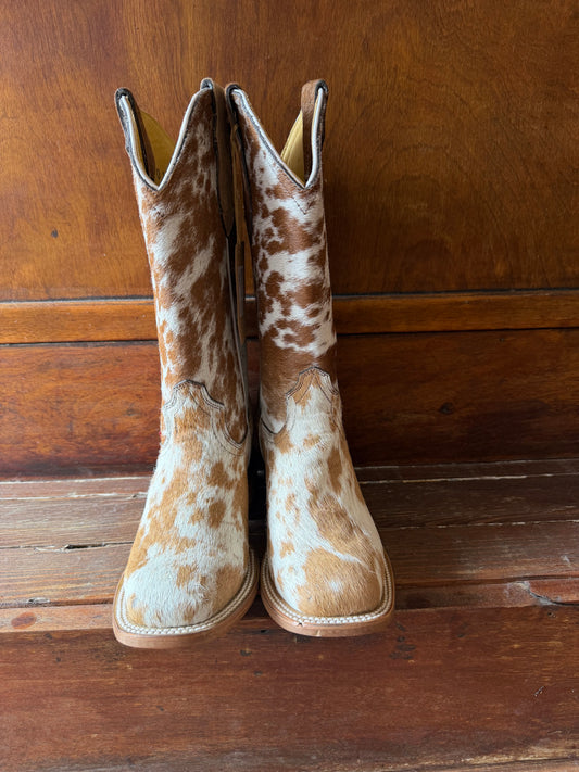 Brown & White Speckled Boots Size: 6.5