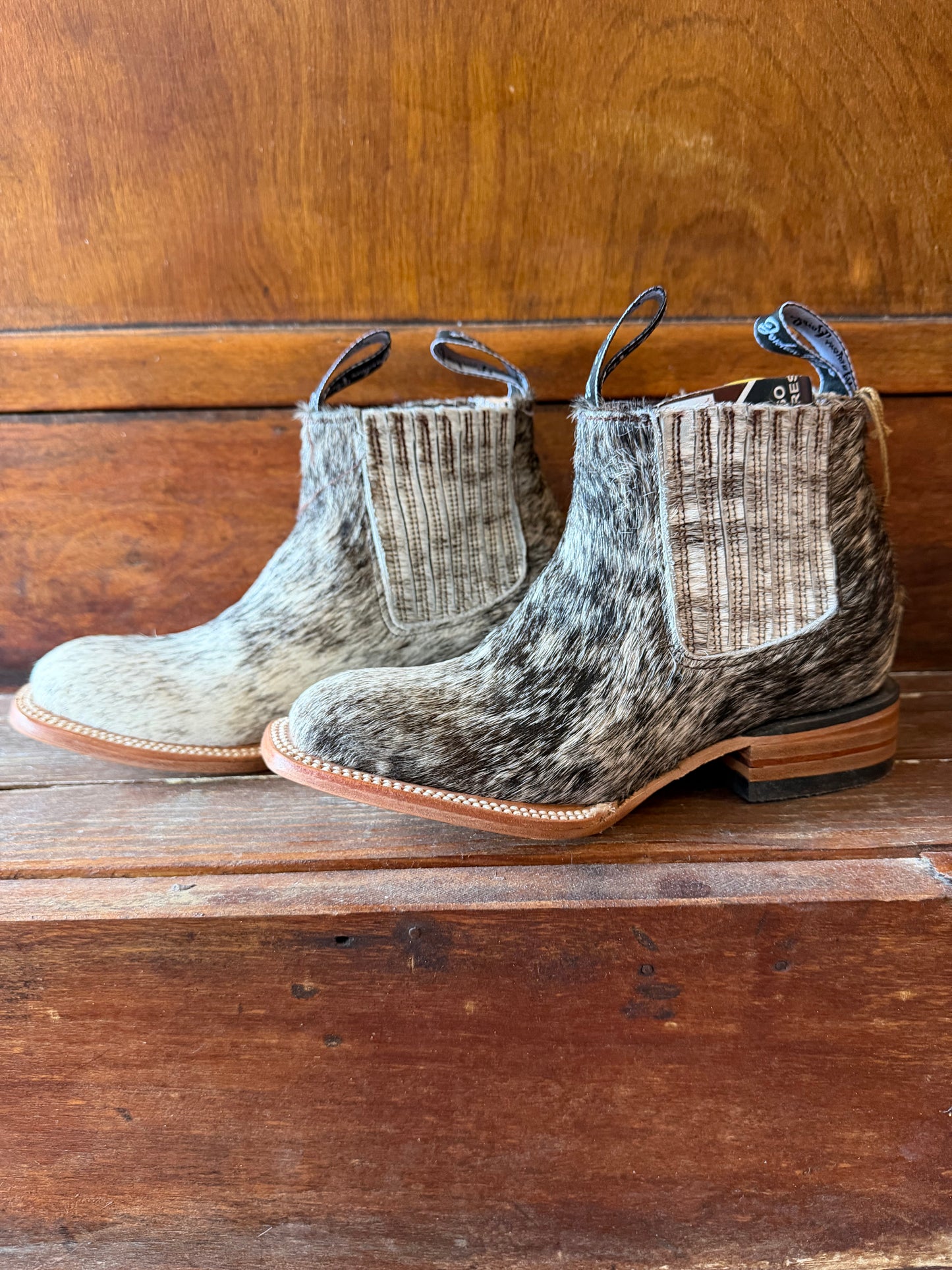 Light Brindle Booties Size: 5