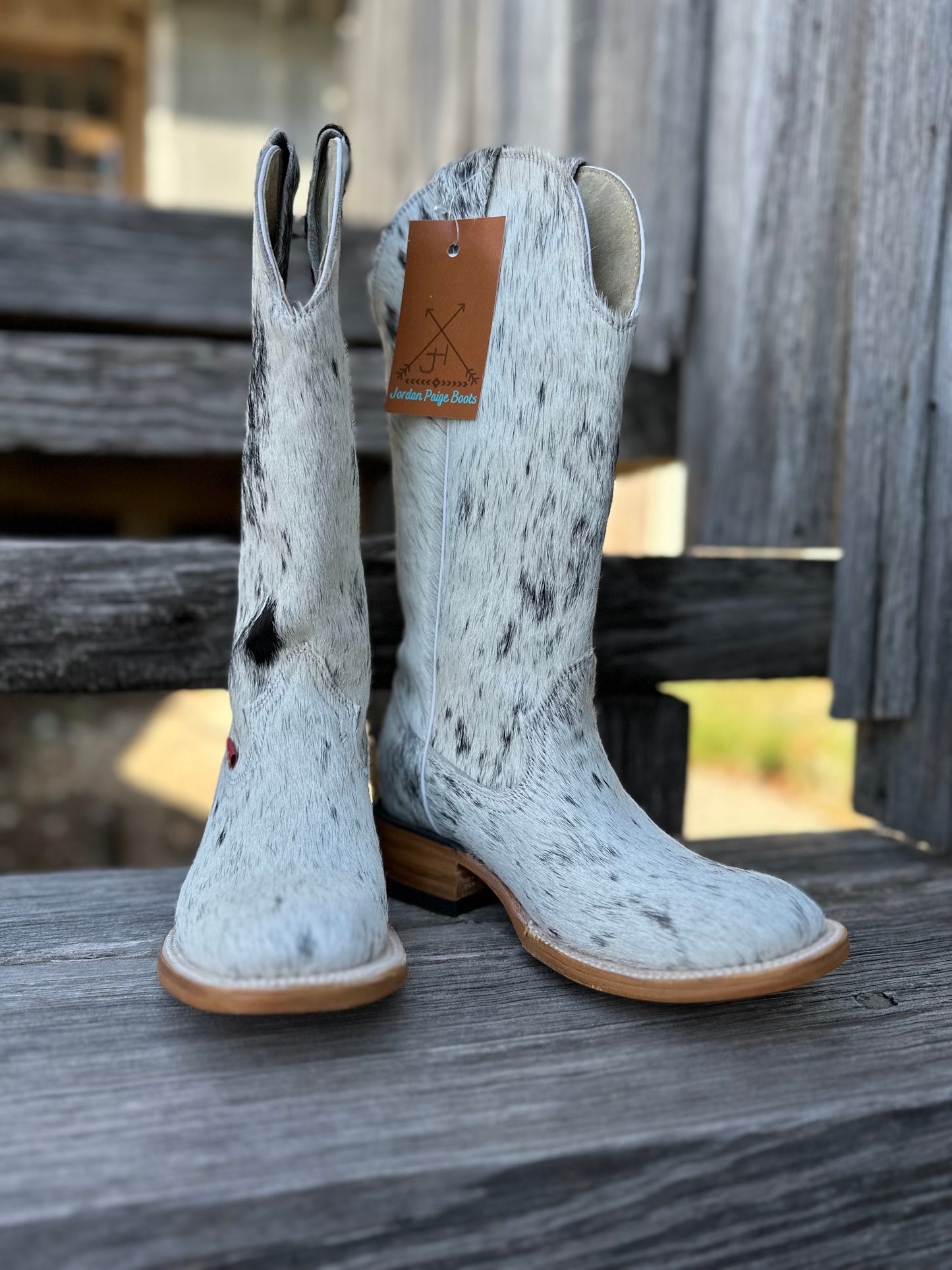 Black and White Speckled Boots Size: 6.5