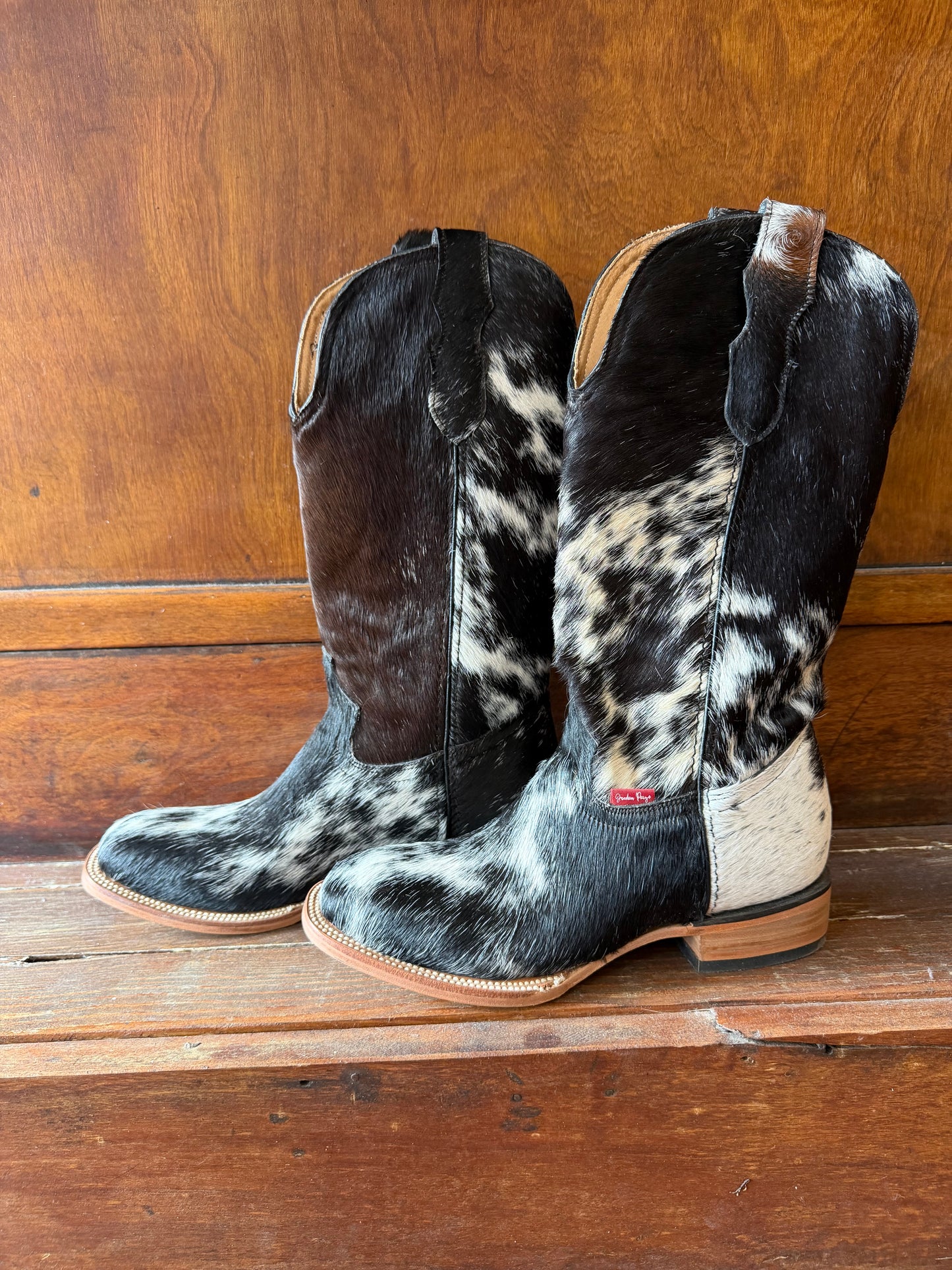 Black & White Speckled Boots Size: 8.5