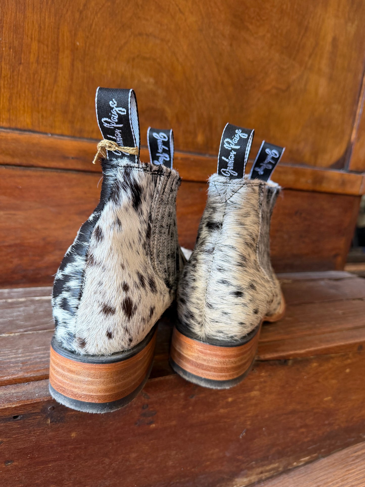 Black & White Speckled Booties Size: 9