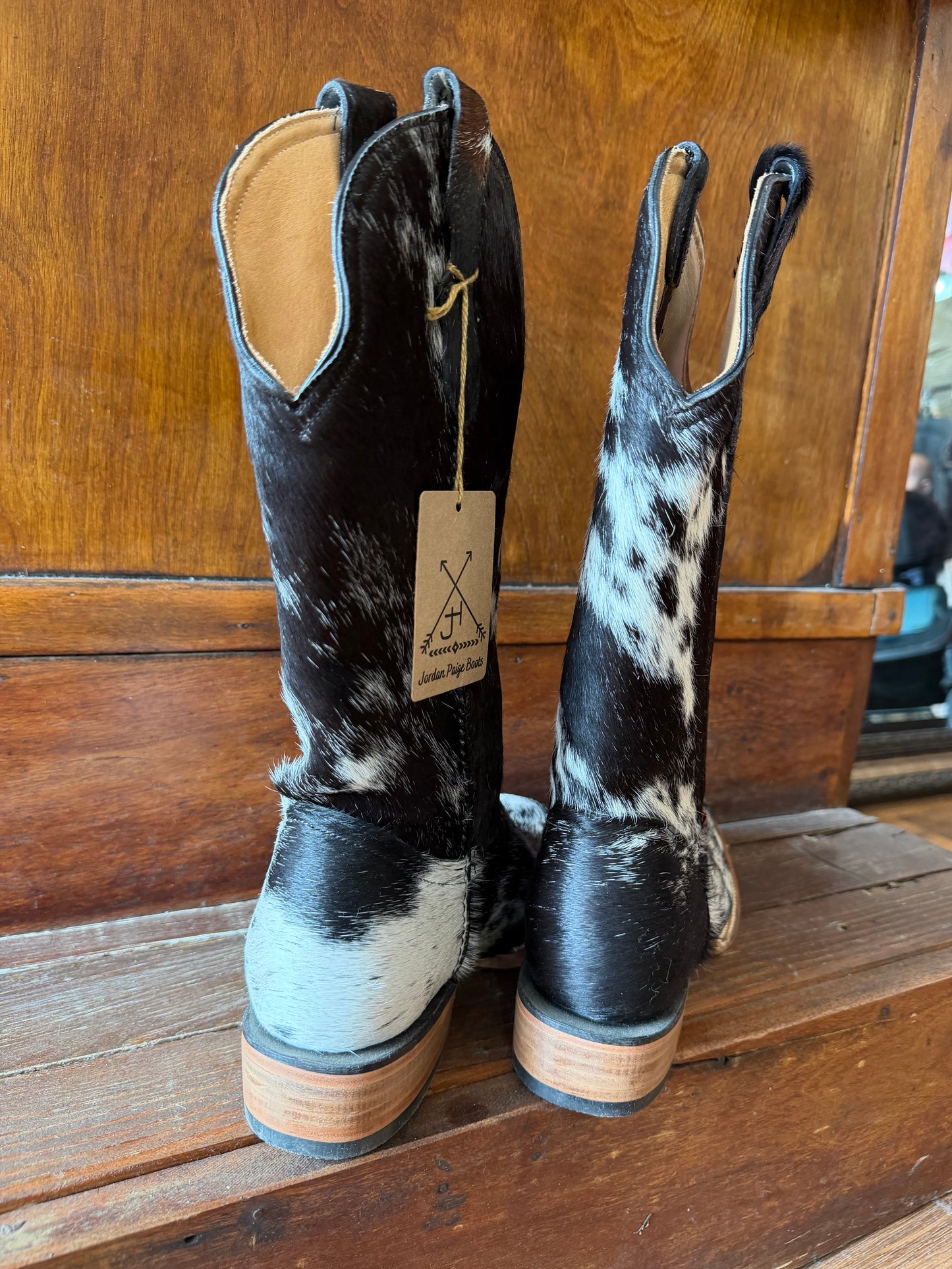 Black & White Speckled Boots Size: 8.5