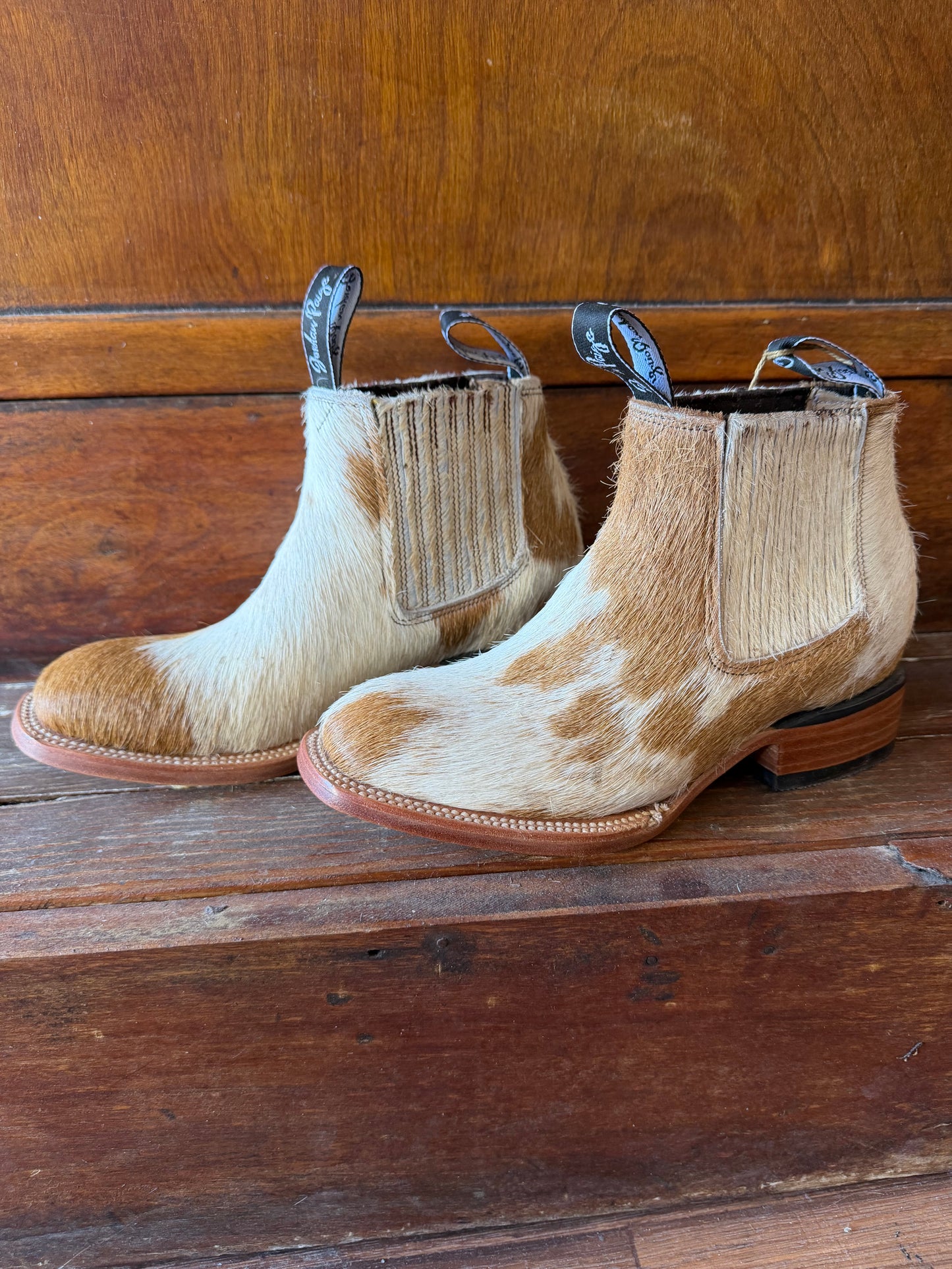 Brown & White Speckled Booties Size: 4.5
