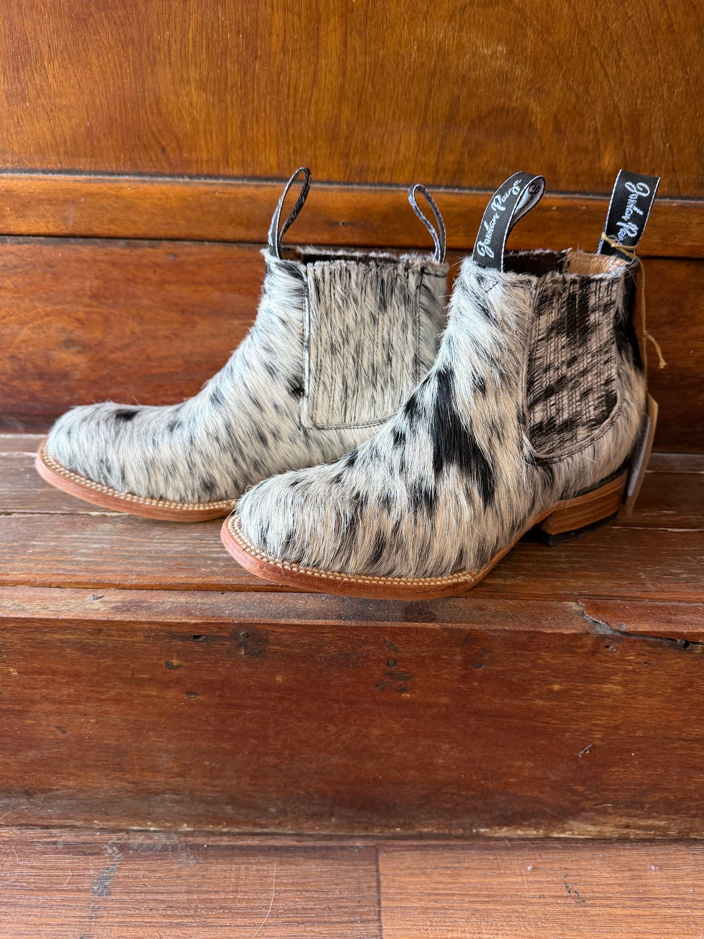 Black & White Speckled Booties Size: 6.5