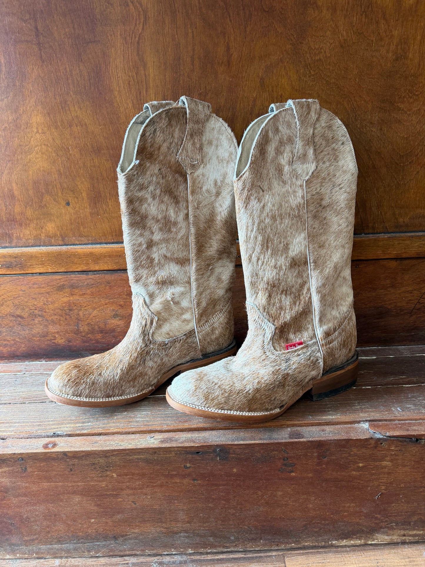 Tan/ Light Brindle Boots Size: 7
