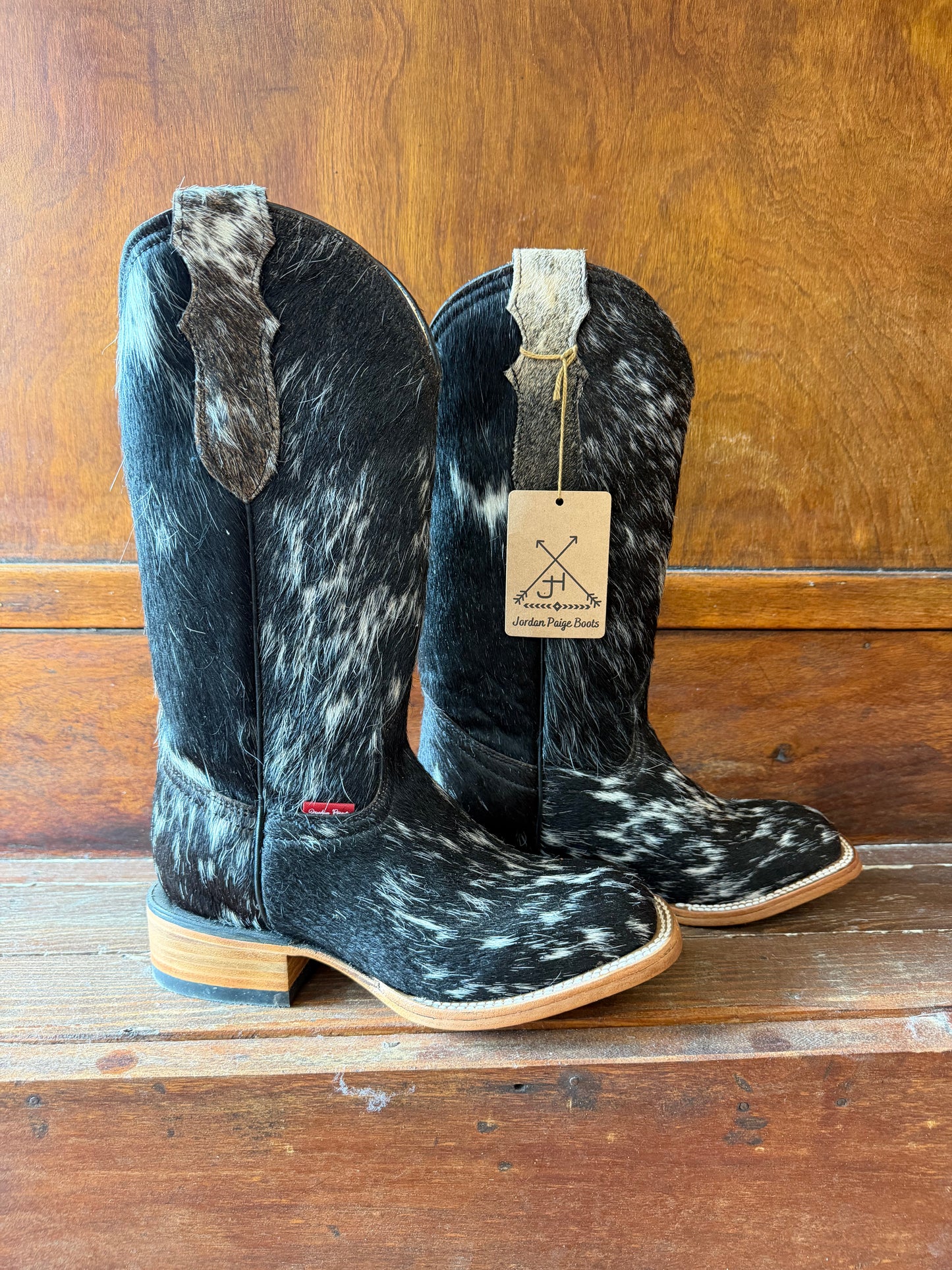 Black & White Speckled Boots Size: 5.5