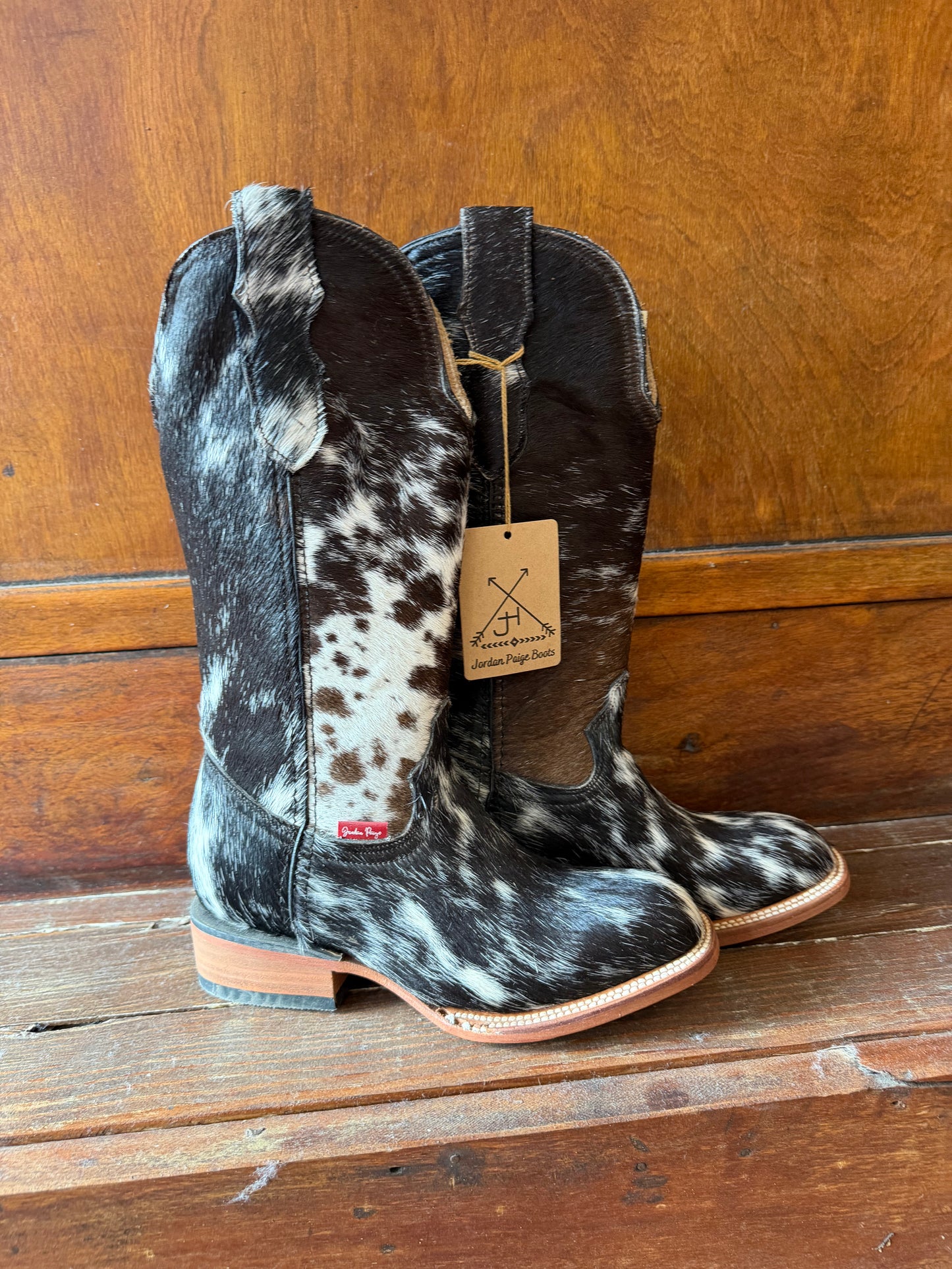 Black & White Speckled Boots Size: 5.5