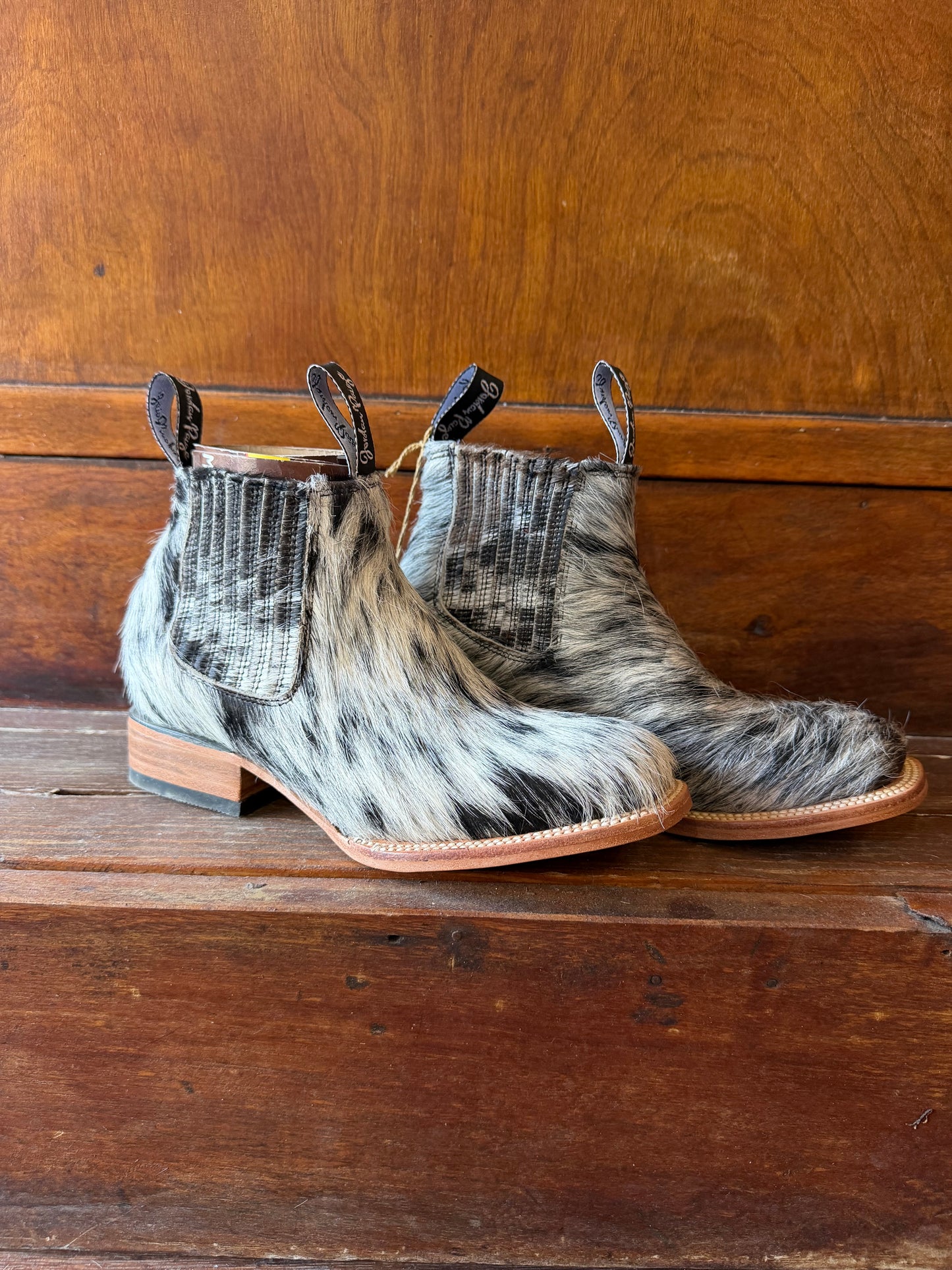 Black & White Speckled Booties Size: 6.5