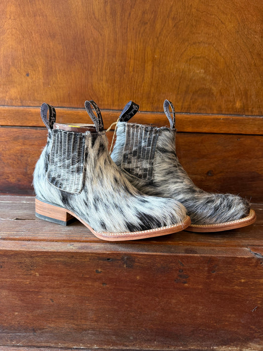 Black & White Speckled Booties Size: 6.5