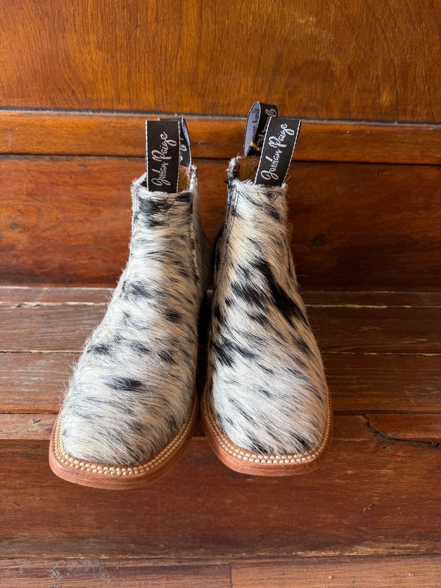 Black & White Speckled Booties Size: 6.5