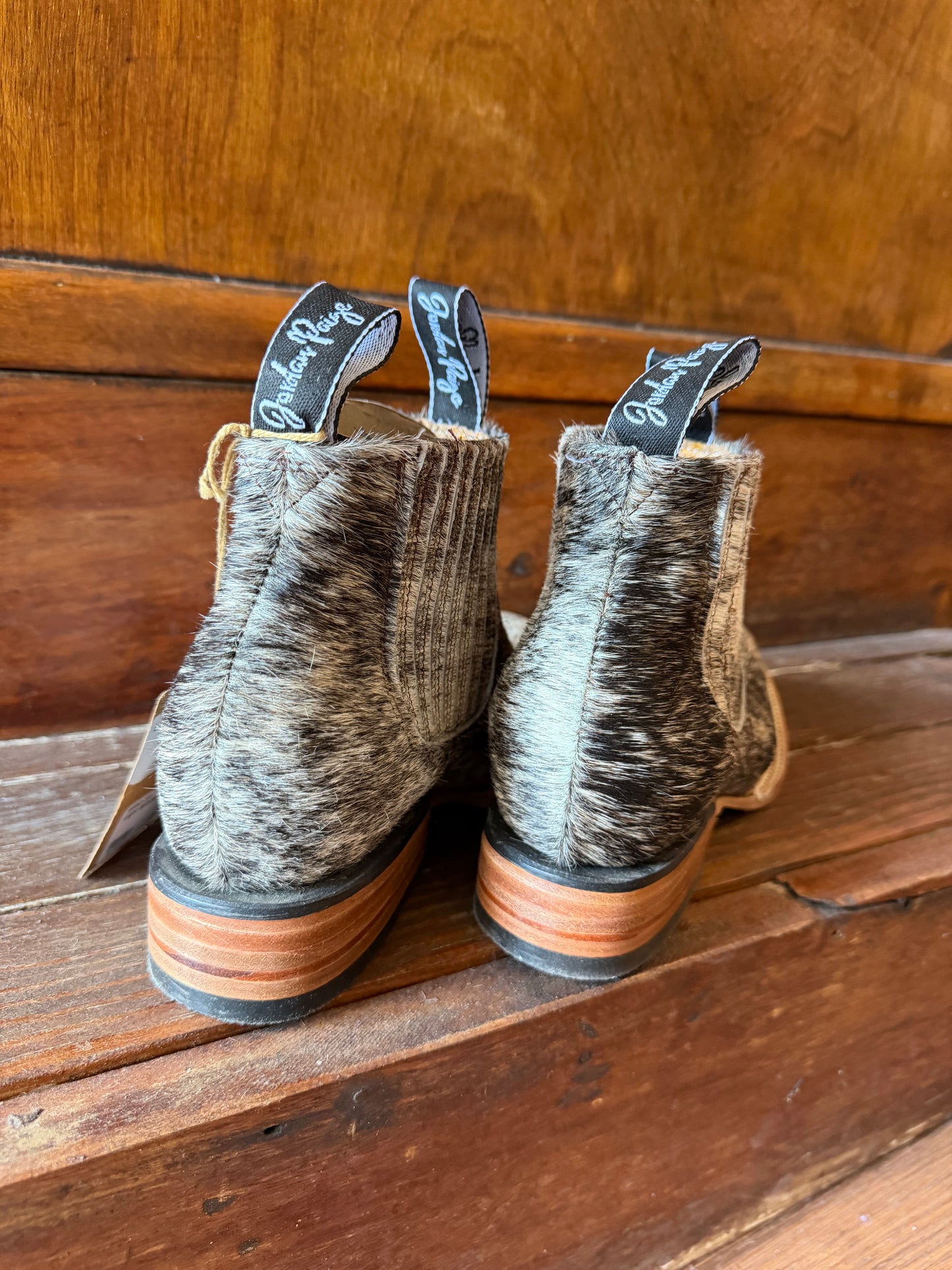 Light Brindle Booties Size: 5