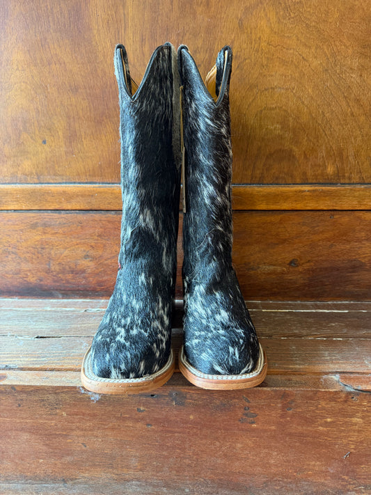 Black & White Speckled Boots Size: 5.5