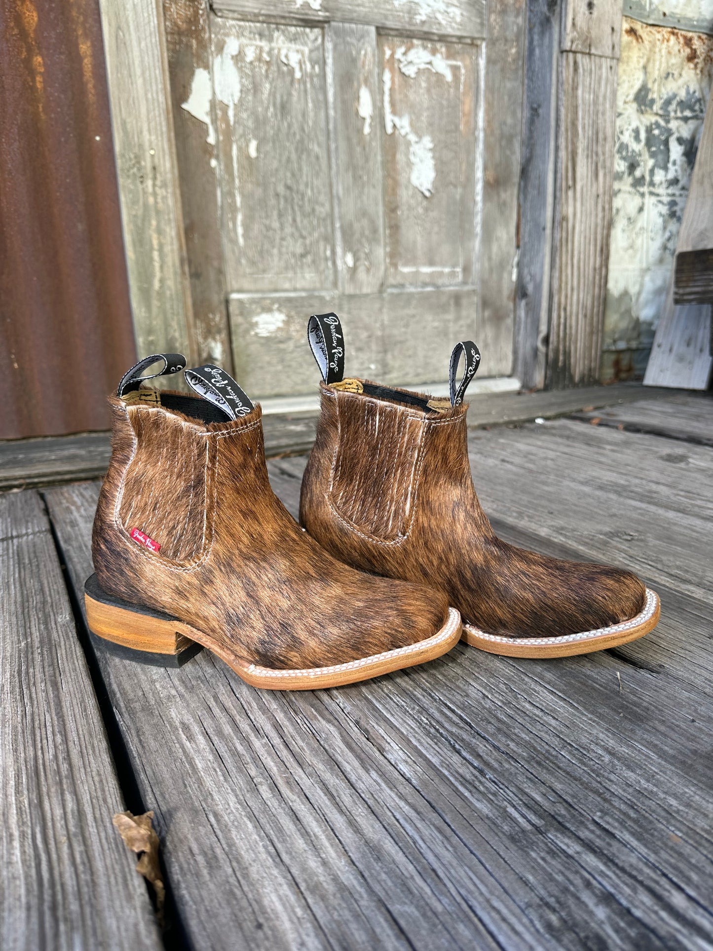 Size: 4Y Brindle Booties