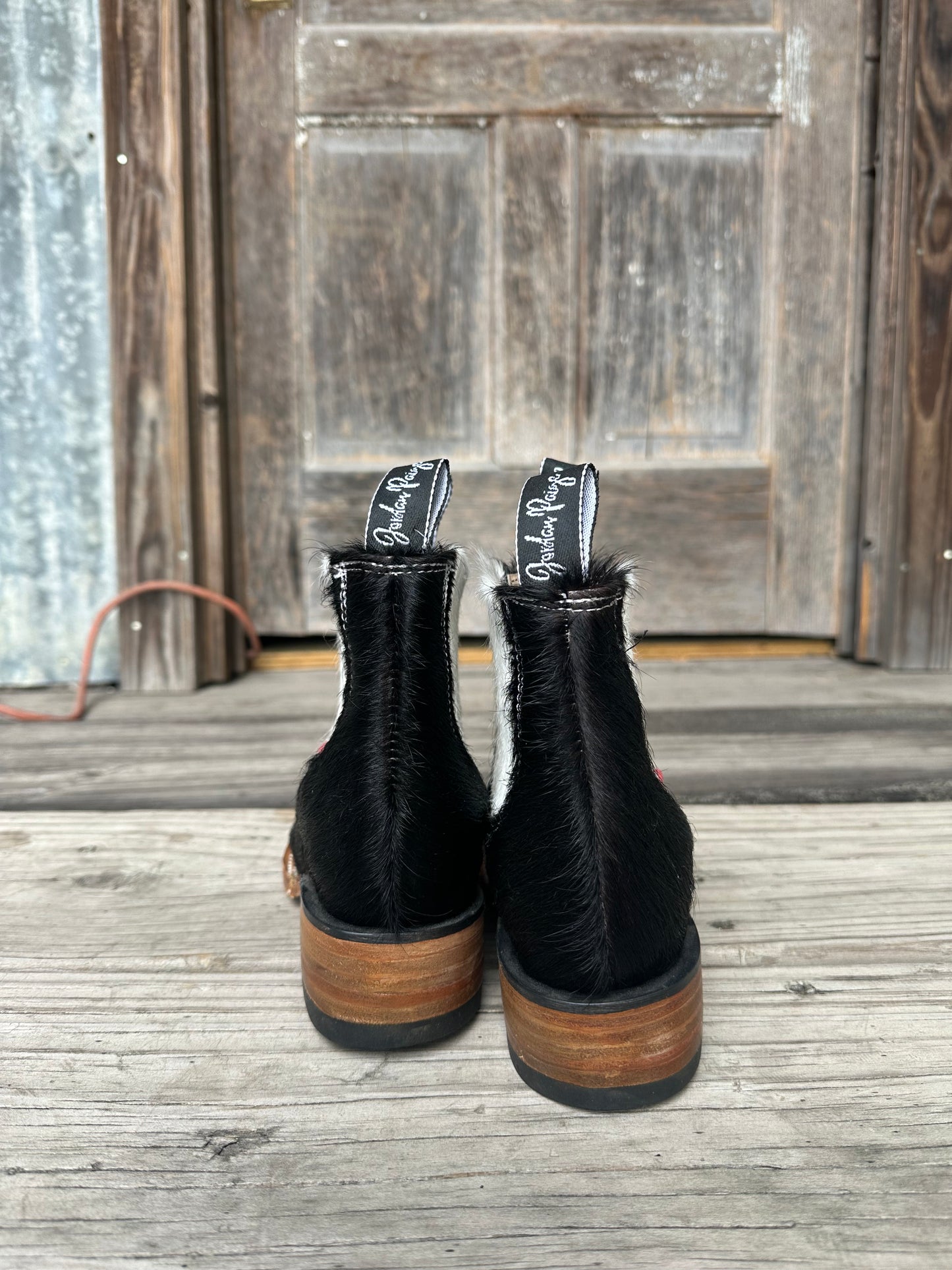 Black & White Elastic Booties Size: 5.5